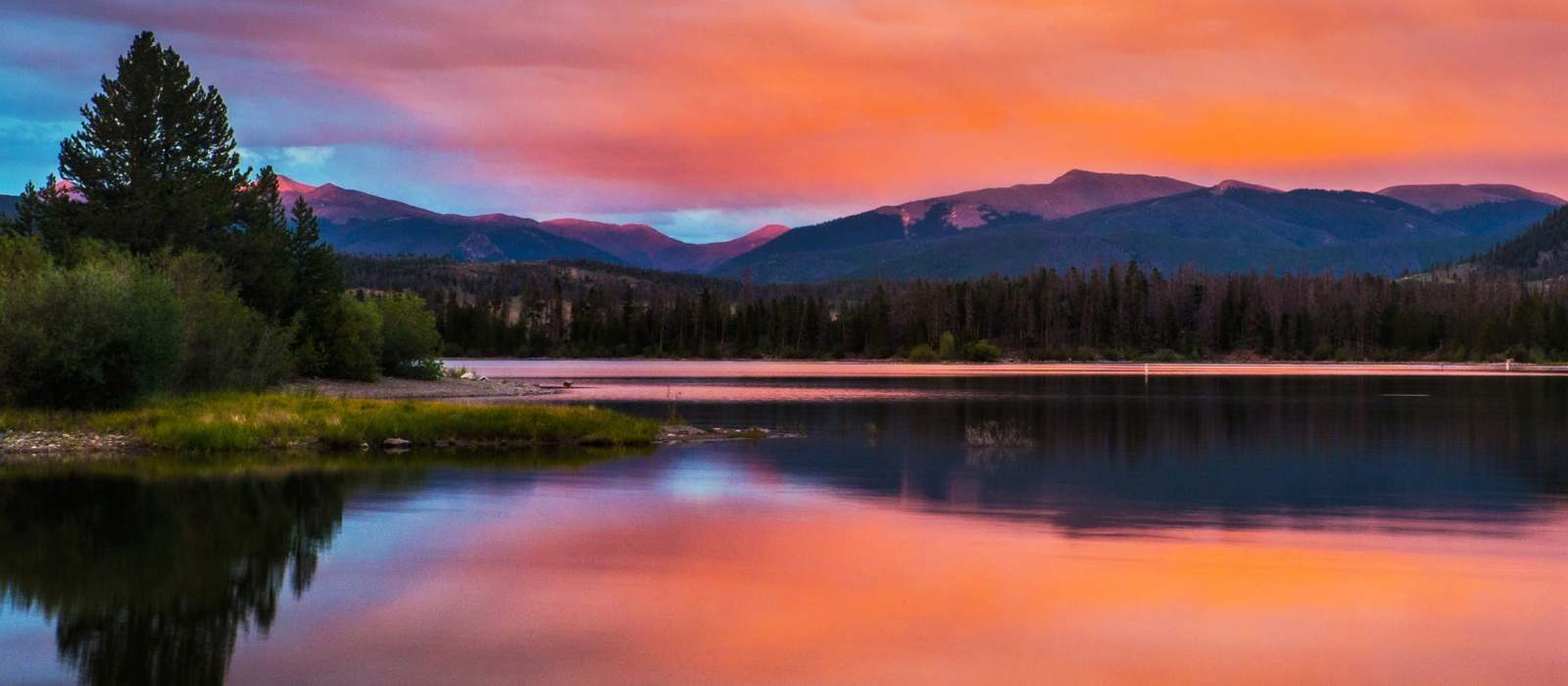 Picture of colorado mountains and reflection in lake